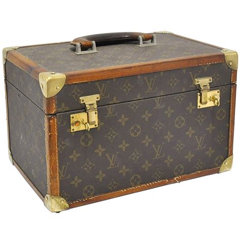 Louis Vuitton Box for sale .